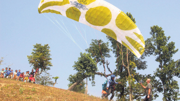 Belaka Municipality provides subsidy for paragliding course