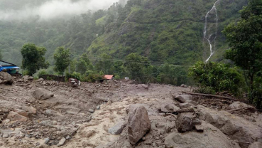 Dumre-Besisahar stretch of Lamjung road closed due to landslides