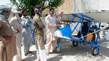The Pakistani popcorn seller who built his own plane