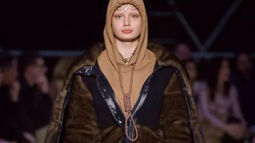 Burberry apologizes for 'noose' hoodie outfit, removes dress after backlash