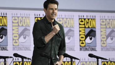 Tom Cruise surprises Comic-Con with ‘Top Gun’ sequel trailer