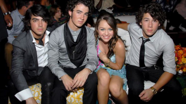 Miley Cyrus amazes Jonas Brothers with a personal question
