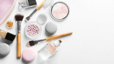 5 lazy girl makeup hacks to transform your mornings