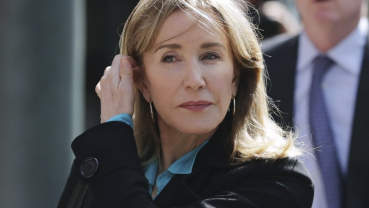 Felicity Huffman to plead guilty in college admissions scam
