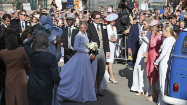 Ellie Goulding weds art dealer boyfriend in lavish ceremony