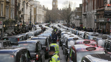 Uber loses license in London over safety, vows to appeal