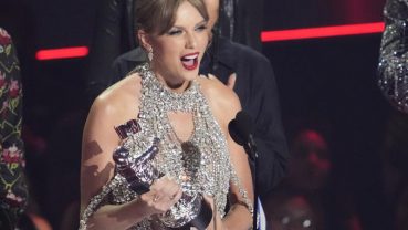 Taylor Swift wins top prize, announces new album at MTV VMAs