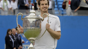 Murray beats Raonic to claim 5th Queen's Club title