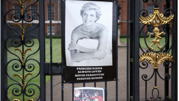 Feuding princes to reunite for unveiling of Diana statue in London