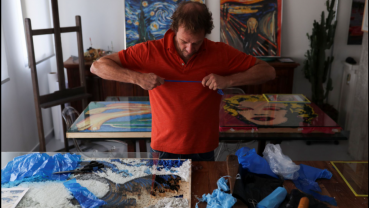 Brazilian conjures works of art from plastic bags