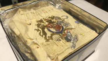 Piece of Prince Charles, Diana’s wedding cake sells for $2K
