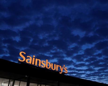 Sainsbury's Bank chairman Roger Davis to step down