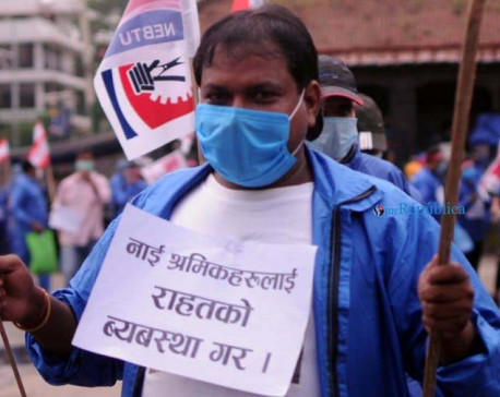 PHOTOS: Barbers organize march against govt’s measures to combat COVID-19 pandemic