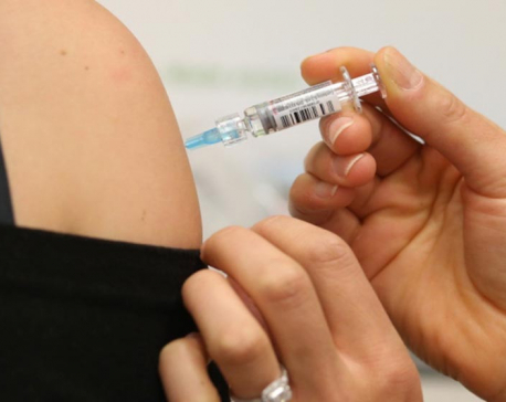 Govt begins vaccinating uni students