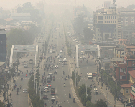 Smog disrupts domestic and international air services