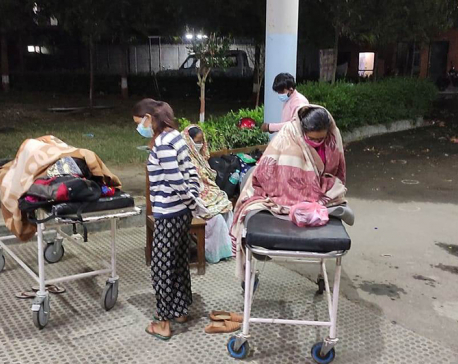 Hospitals stop admitting COVID-19 patients as govt sets quota on oxygen cylinders
