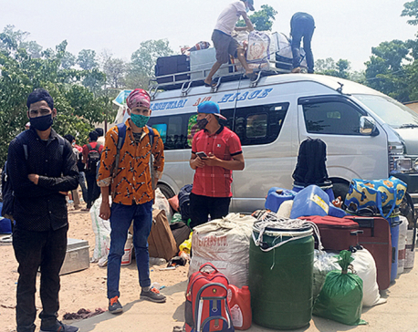 Nepali migrant workers returning home without tests from India