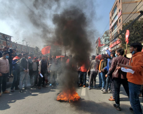 Cadres of ruling parties burn tires in protest against MCC