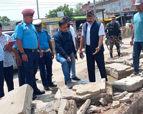 Mayor Poudel directs officials to remove dividers and solar light poles in Kapilvastu