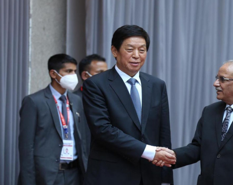 Maoist Center Chairman Dahal meets Chinese leader Li