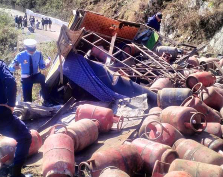 Truck carrying gas meets accident in Dailekh, three killed on the spot
