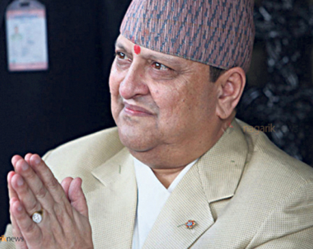 Former king Gyanendra Shah offers Dashain tika to general public