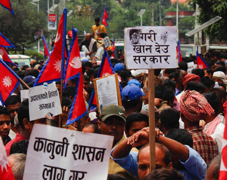 Scrap vendors stage protest against KMC for the second day in a row on Monday (In Pictures)