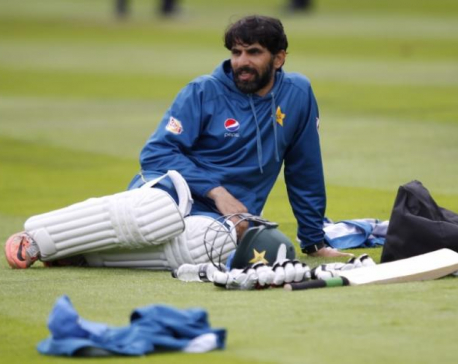 Pakistan captain Misbah banned due to slow over rate