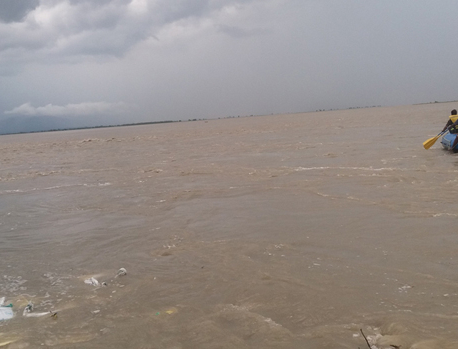10 missing in Koshi boat capsize, search operation on