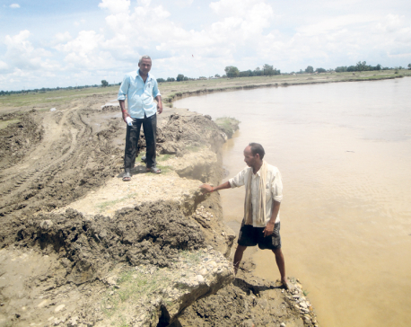 Rapti river continues eroding roads