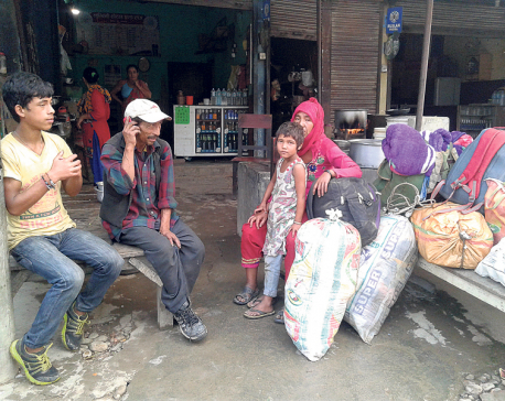 Crossing the border a hassle for Nepalis every Dashain