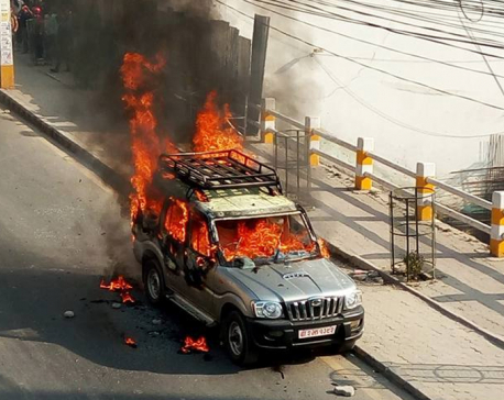 Govt vehicle set on fire in New Baneshwar