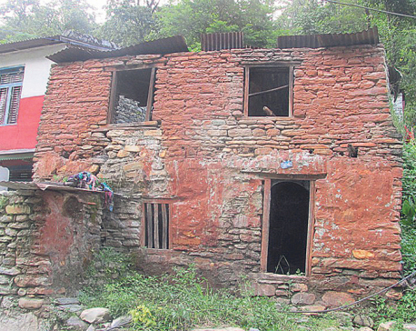 Quake-victim's family deprived of government aid