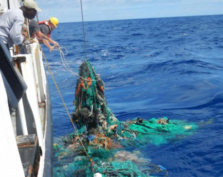 World's first ocean plastic-cleaning machine set to tackle Great Pacific Garbage Patch