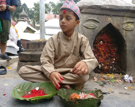 ‘Little Pandit’ at Pashupatinath (with photos)