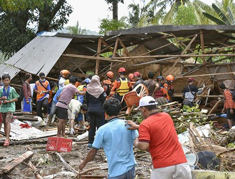 Strong quake strikes off Philippines, tsunami warning withdrawn