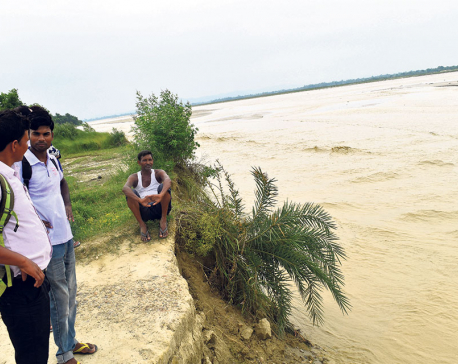 Dozens of settlements under risk of floods