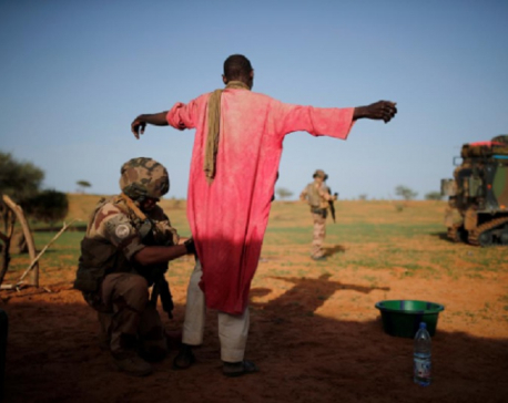 French troops in Mali anti-jihadist campaign mired in mud and mistrust