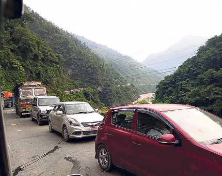 Daily landslides plague travelers on Mugling-Narayanghat road