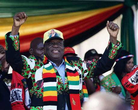 Zimbabwe’s leader escapes bomb blast in Bulawayo
