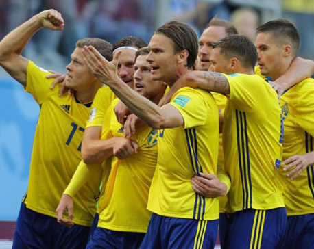 Scrappy Swedes edge Swiss 1-0 to reach quarter-finals