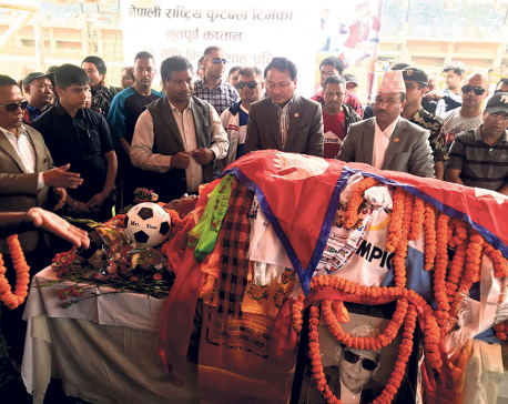 Ex-footballer Shah cremated