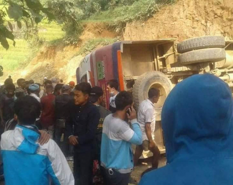 5 injured, 1 critically, in Dhading bus accident