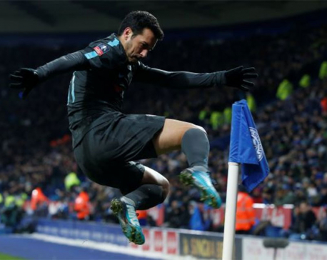 Pedro's header puts Chelsea in FA Cup semi-final