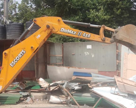 Amid public pressure, KMC dismantles illegal structures built at Khullamanch