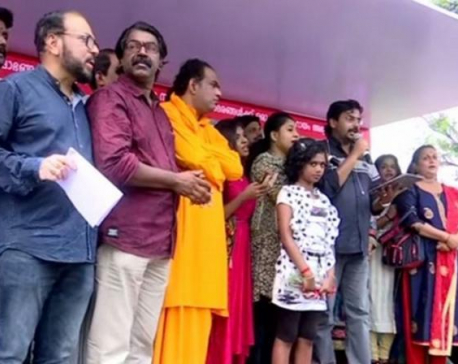 Trivandrum: Local singers collect relief fund for flood-affected people