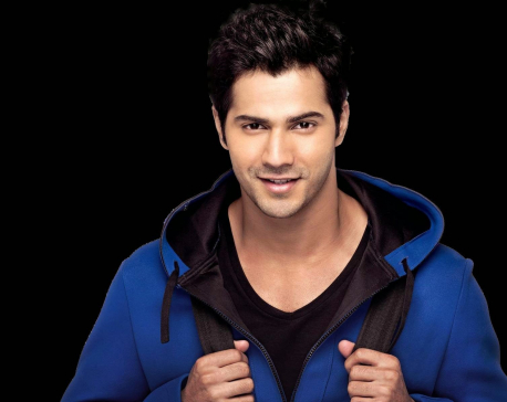 'Coolie no.1': Varun Dhawan heads out for his dance rehearsals in style