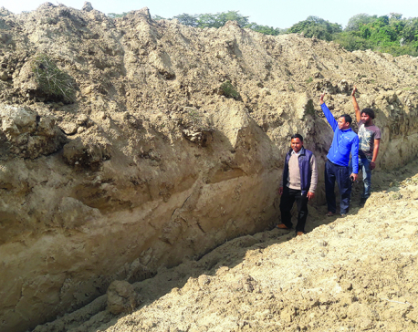 Indian embankment puts 1,300 families at risk of inundation in Kailali