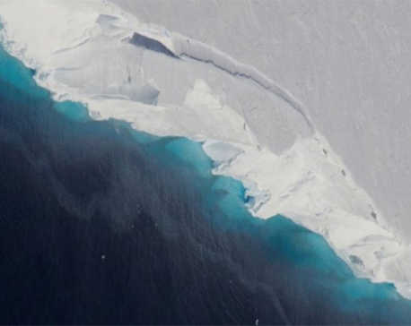 Huge hole discovered in Antarctic glacier from 14 billion tons of ice melt