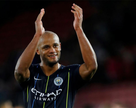 Title race not over even if Liverpool beat City, says Kompany